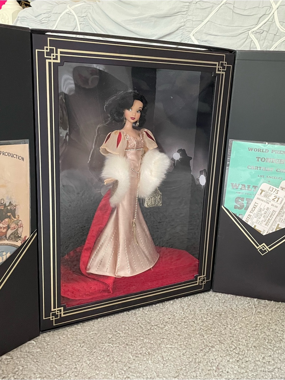 Disney Designer Collection Premier  Series Snow White Doll
